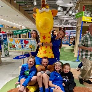 Meet your Posher, Ansley